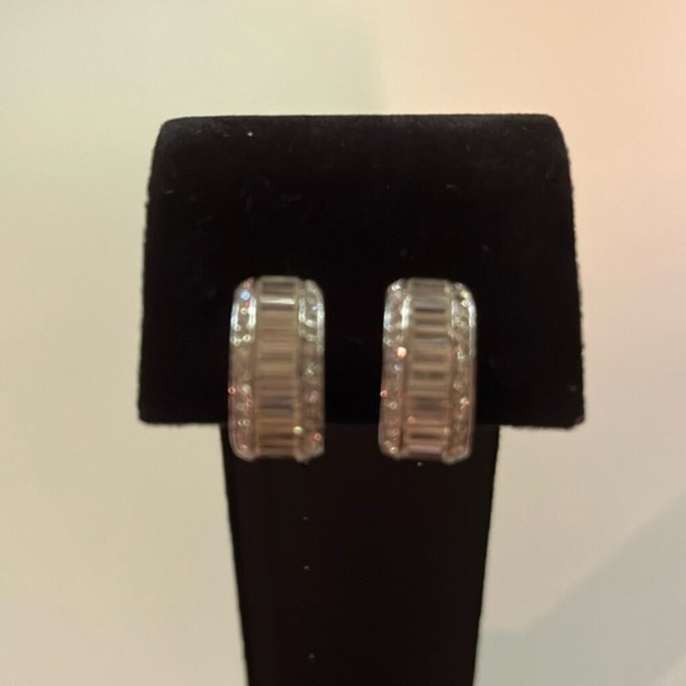 ✨💎 Vintage Silver-Tone Rhinestone Clip-On Earrings | Elegant Crystal Design